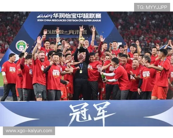 上海海港实现三连冠，追平中超历史连冠纪录